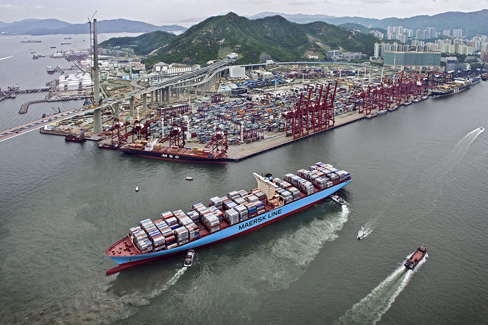 Maersk ship full of shipping containers